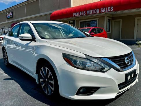 Used 2016 Nissan Altima 2.5 SL w/ 2.5 Technology w/LED Package FWD image 1