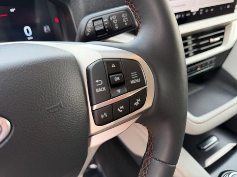 Used 2025 Ford Explorer Active w/ Active Comfort Package AWD/4WD image 24