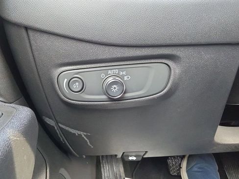 Certified 2022 Chevrolet Equinox RS FWD image 10