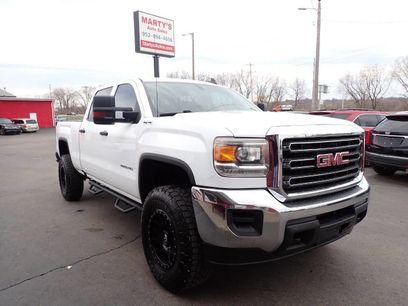 Used 2016 GMC Sierra 2500 4x4 Crew Cab w/ Sierra Convenience Package