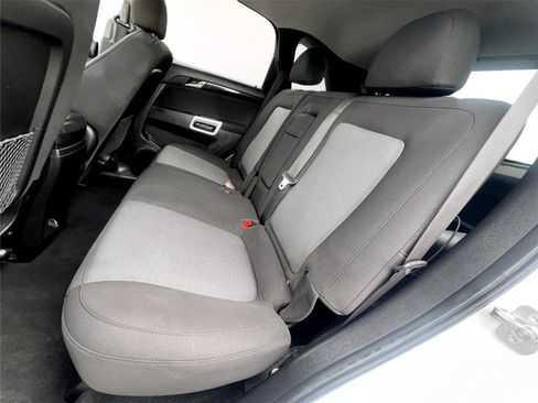 Used 2015 Chevrolet Captiva Sport LS image 12