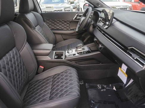 New 2026 Nissan Rogue Platinum AWD/4WD image 17