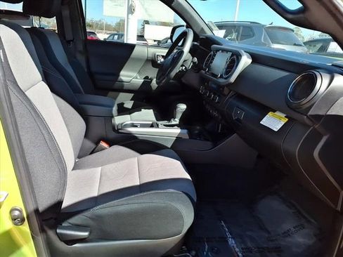 Used 2023 Toyota Tacoma TRD Off-Road w/ Technology Package image 19