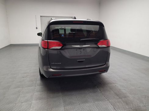 Used 2021 Chrysler Voyager Lxi FWD image 6