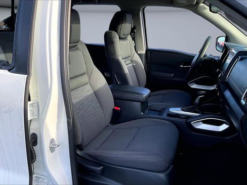 Used 2024 Nissan Frontier SV w/ Hardbody Edition image 29