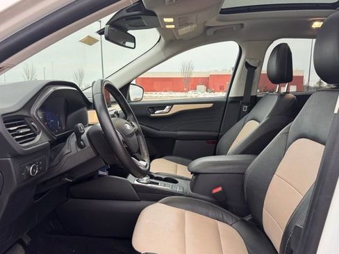 Used 2022 Ford Escape Titanium w/ Titanium Elite Package image 7