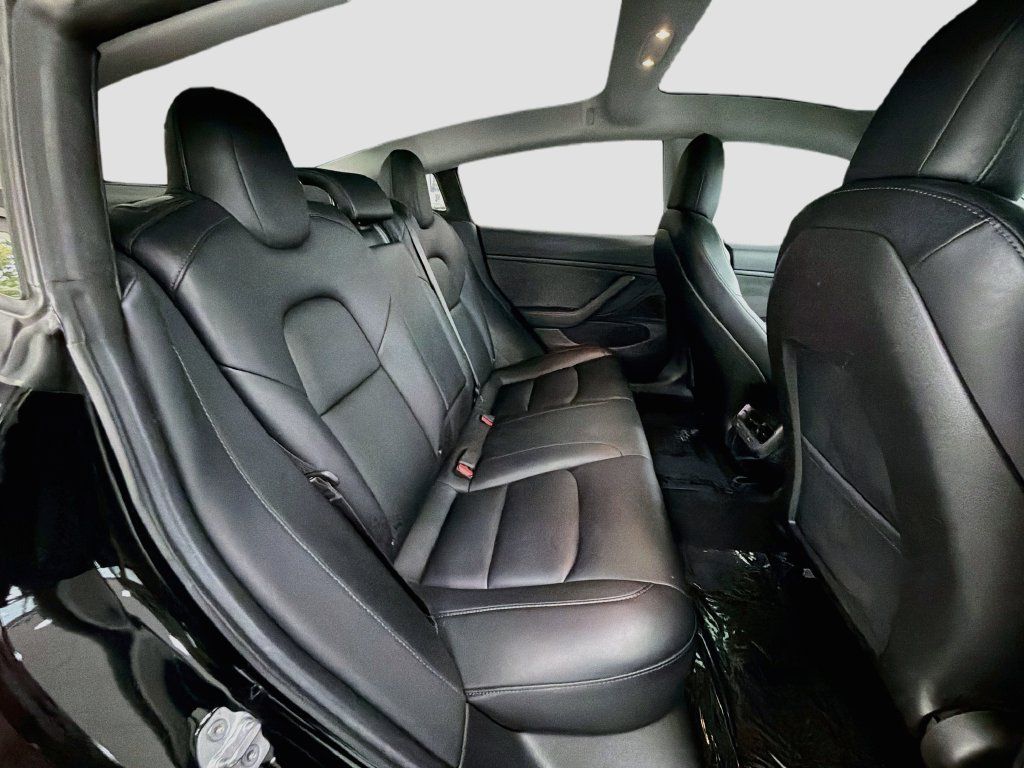 Used 2018 Tesla Model 3 Mid Range RWD image 31