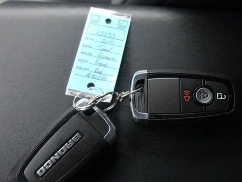 Used 2021 Ford Bronco Base image 24