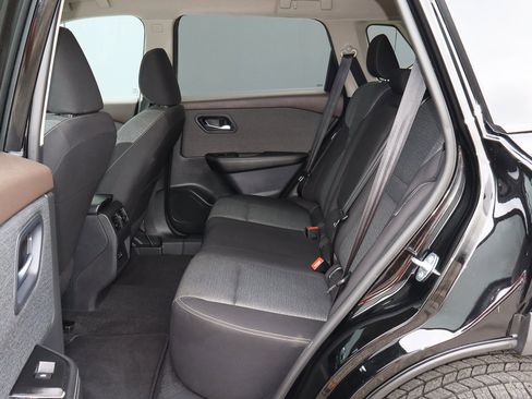 Used 2023 Nissan Rogue SV image 8