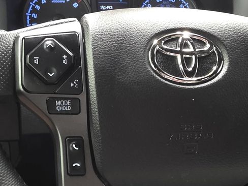 Used 2021 Toyota Tacoma TRD Off-Road w/ Technology Package AWD/4WD image 31