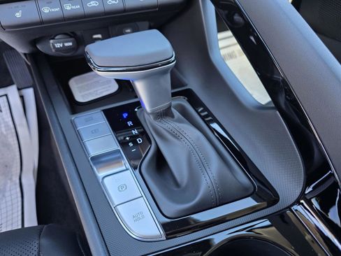 New 2026 Hyundai Elantra Limited FWD image 30