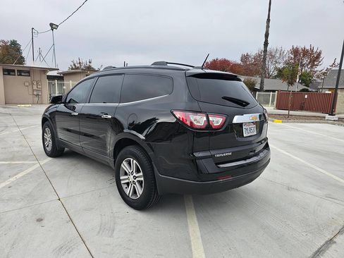 Used 2017 Chevrolet Traverse LT image 5