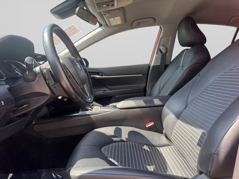 Used 2020 Toyota Camry SE image 17