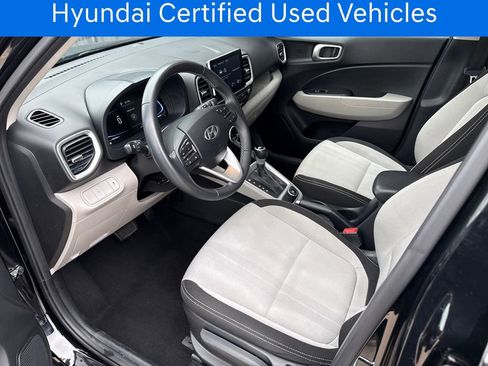 Certified 2025 Hyundai Venue SEL FWD image 20