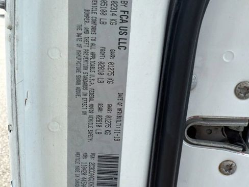 Used 2019 Chrysler 300 Touring w/ Chrome Appearance Package image 30