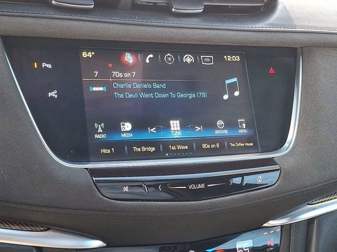 Used 2017 Cadillac XT5 Platinum w/ Driver Assist Package image 17