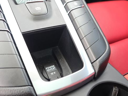 Used 2021 Porsche Macan S image 29