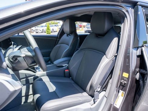 Used 2024 Lucid Air Pure RWD image 30