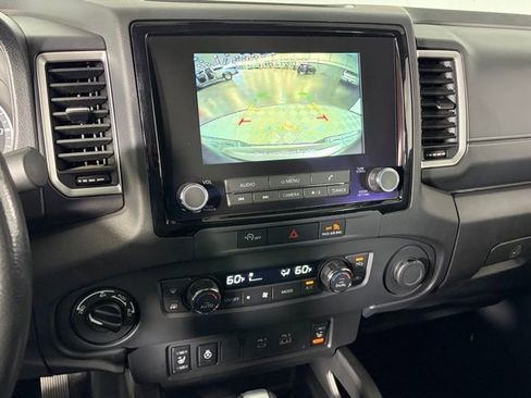 Used 2024 Nissan Frontier SV image 11