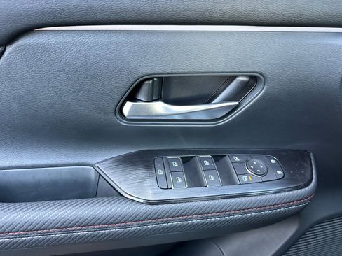 New 2025 Nissan Kicks SR image 8