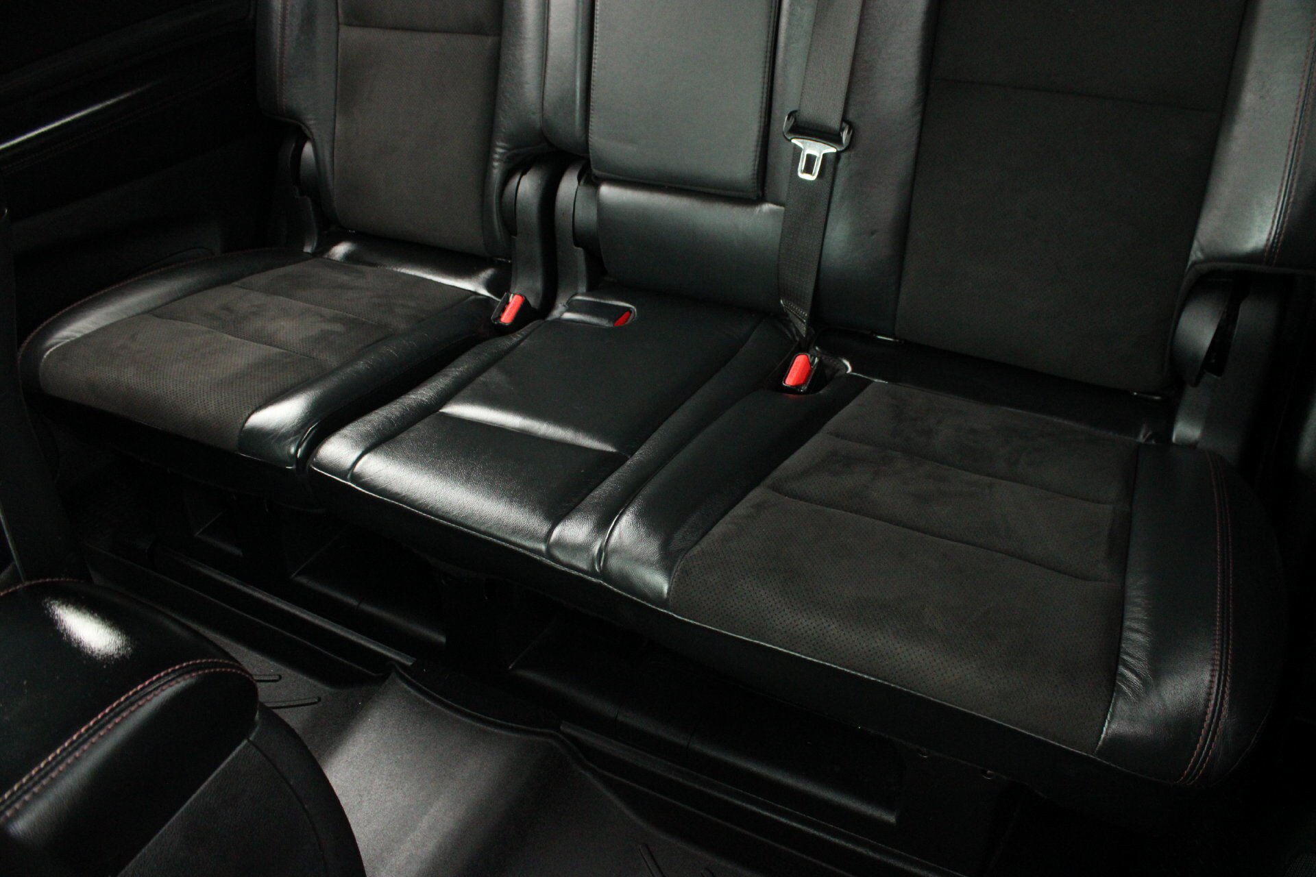 Used 2021 Dodge Durango R/T w/ Blacktop Package AWD/4WD image 19