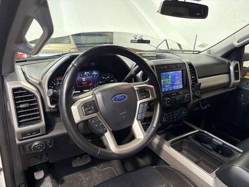 Used 2021 Ford F250 Lariat w/ Lariat Ultimate Package AWD/4WD image 18
