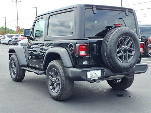 Used 2024 Jeep Wrangler Sport AWD/4WD image 5