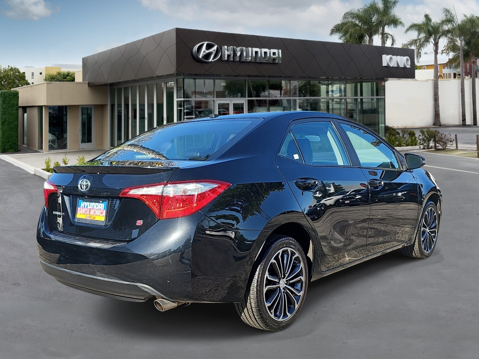 Used 2014 Toyota Corolla S Premium w/ Driver Convenience Package FWD image 3