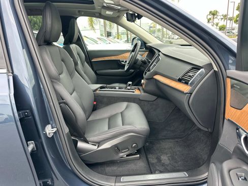 Certified 2025 Volvo XC90 B6 Plus image 26