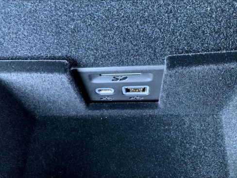 New 2025 Cadillac XT5 Luxury image 27