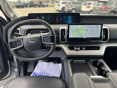 Used 2025 Ford Expedition Max Active image 19