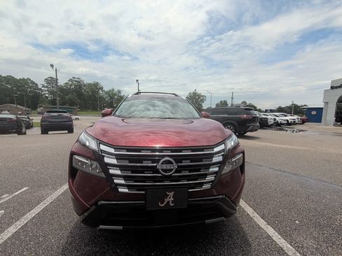 Used 2026 Nissan Rogue Platinum w/ Platinum Premium Package AWD/4WD image 2