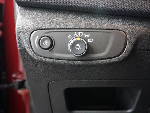 Used 2025 Chevrolet TrailBlazer RS w/ Convenience Package FWD image 11