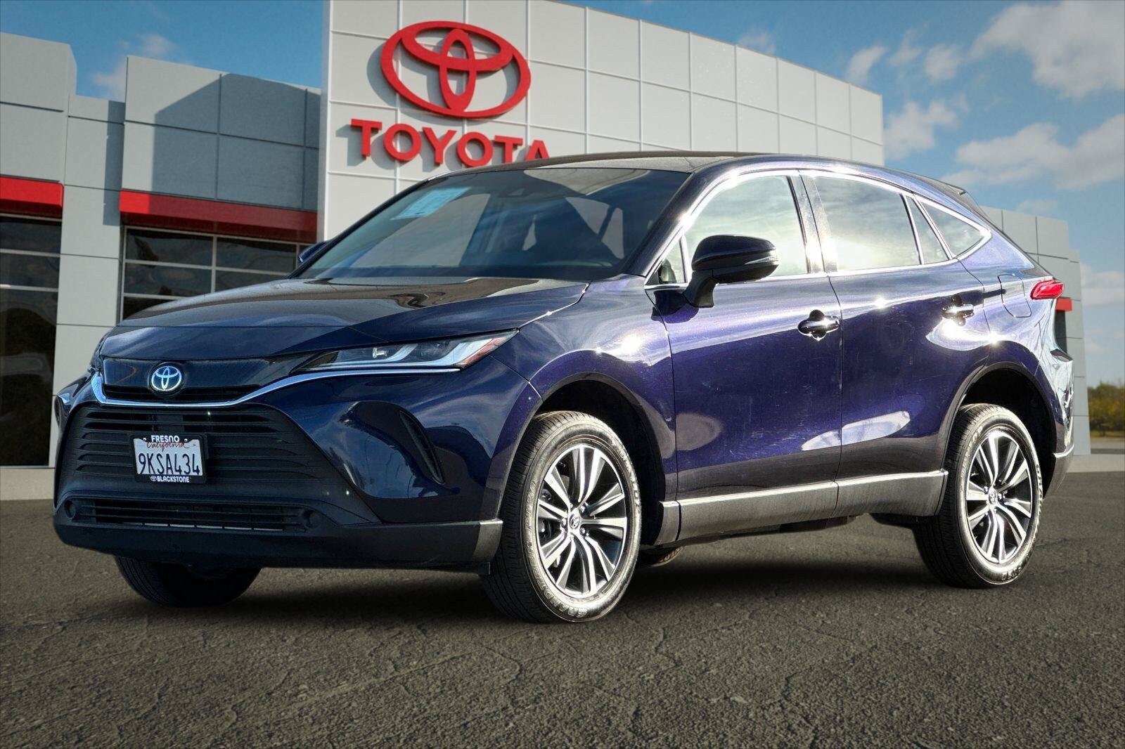 Certified 2024 Toyota Venza LE AWD/4WD image 7