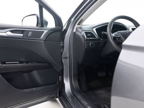 Used 2013 Ford Fusion SE image 24