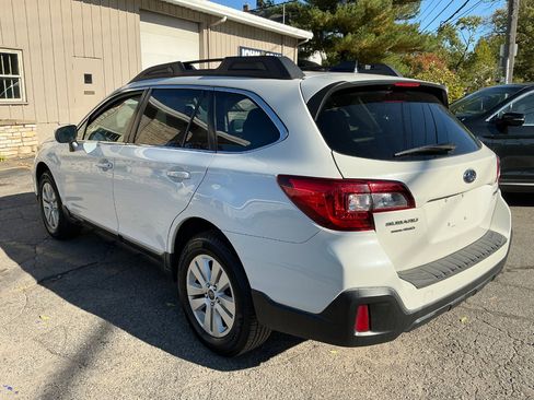 Used 2019 Subaru Outback 2.5i Premium image 5