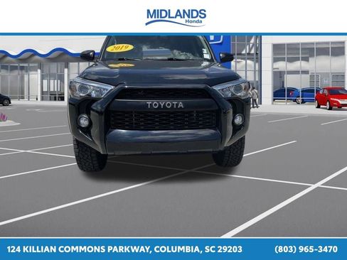 Used 2019 Toyota 4Runner SR5 AWD/4WD image 2