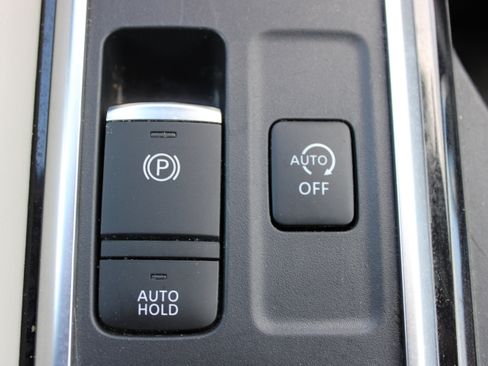 Certified 2022 Nissan Pathfinder SL w/ SL Premium Package AWD/4WD image 23