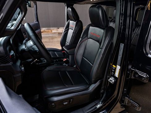 Used 2025 Jeep Wrangler Unlimited Rubicon AWD/4WD image 29