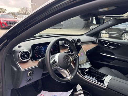 Used 2025 Mercedes-Benz C 300 Sedan image 12