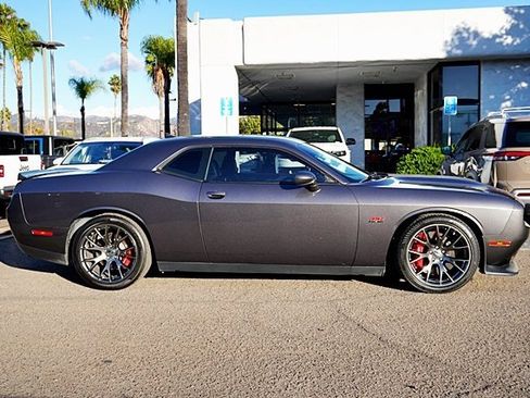 Used 2016 Dodge Challenger SRT w/ Technology Group image 7