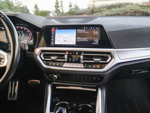 Used 2023 BMW M440i Coupe w/ Premium Package image 21