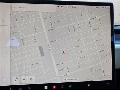 Used 2023 Tesla Model S Standard Range image 15