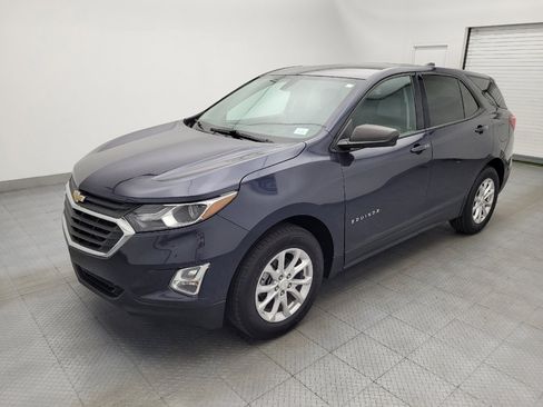 Used 2019 Chevrolet Equinox LS w/ LS Convenience Package image 2