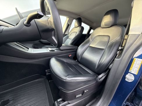 Used 2021 Tesla Model Y Long Range image 12