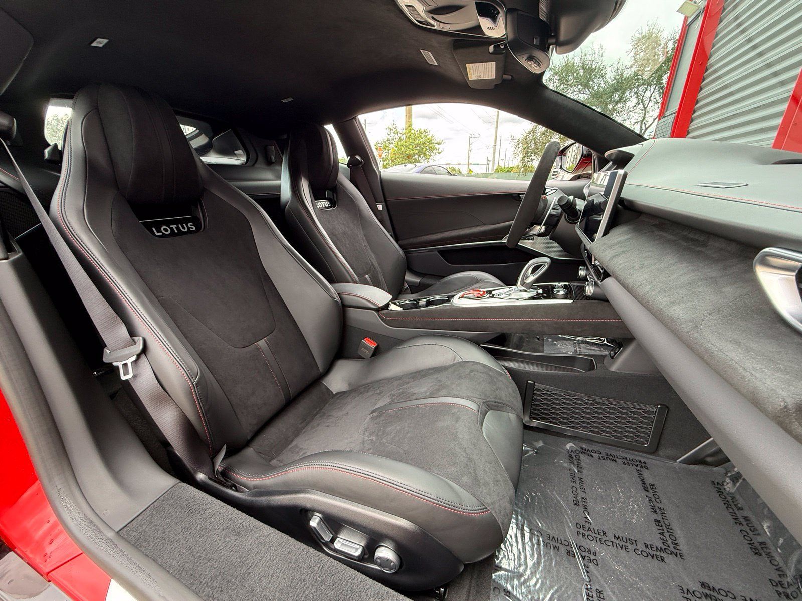 Used 2025 Lotus Emira RWD image 31