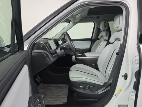 Used 2024 Rivian R1S Adventure Dual AWD/4WD image 20