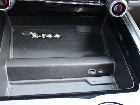 Used 2025 Chevrolet Suburban Z71 image 45