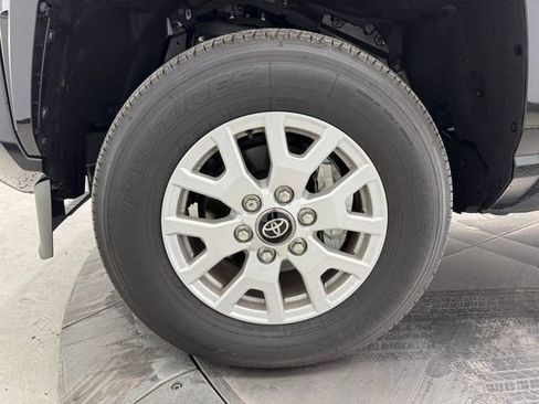 Used 2025 Toyota Tacoma SR5 AWD/4WD image 9
