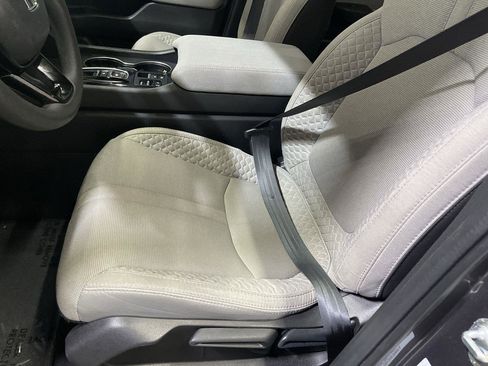 Used 2023 Honda Pilot LX image 11